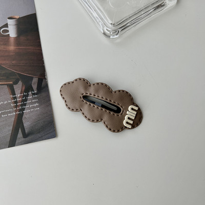 Bőr Letter Cloud Wave Edge Bobby Pin női koreai Sweet Girly Charm hajcsat Esztétikus divat Hajkiegészítők Ajándék
