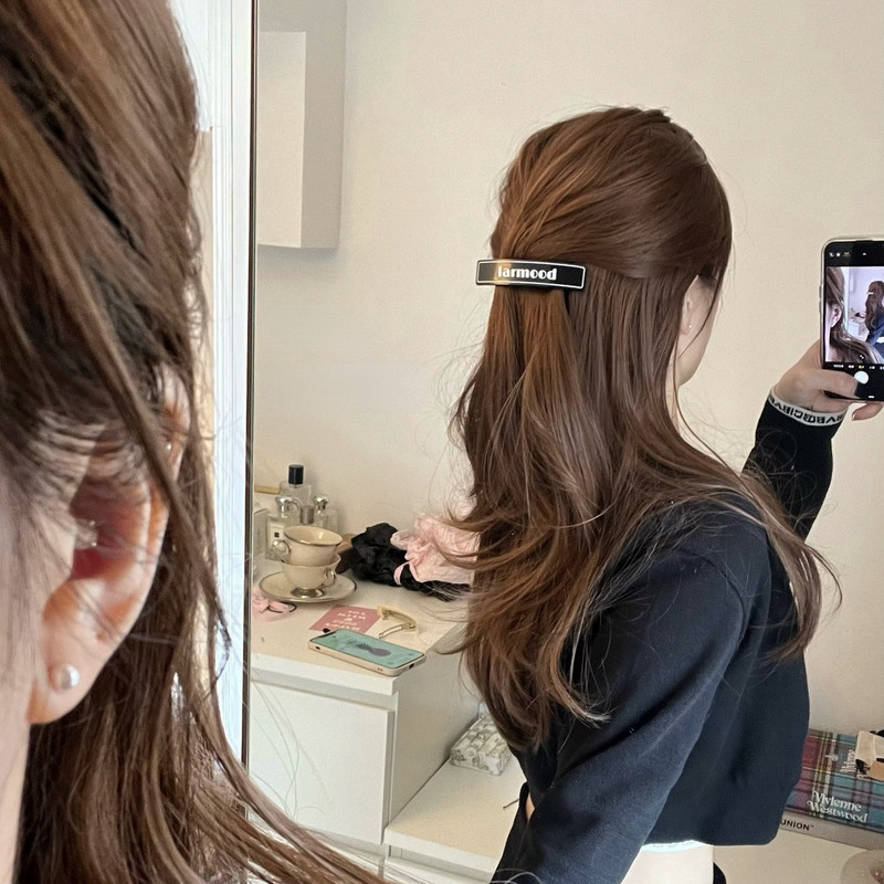 Trend Letters Lihtsad kevadised klambrid naistele Armas ja lahe esteetika Temperament juukseklambrid vabaaja võlu Mood Juukseaksessuaarid