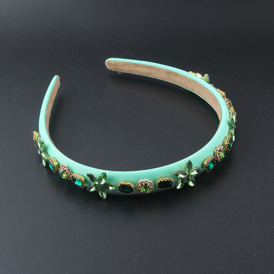 Uus värviline kristallidega inkrusteeritud käsnast kivist peapael Euroopa ja Ameerika barokkstiilis laia äärega kivist peapael