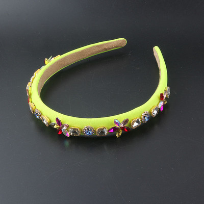 Uus värviline kristallidega inkrusteeritud käsnast kivist peapael Euroopa ja Ameerika barokkstiilis laia äärega kivist peapael