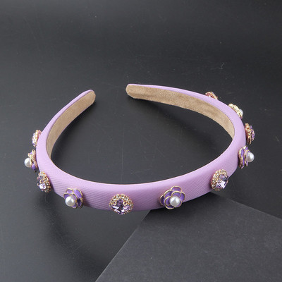 Uus värviline kristallidega inkrusteeritud käsnast kivist peapael Euroopa ja Ameerika barokkstiilis laia äärega kivist peapael