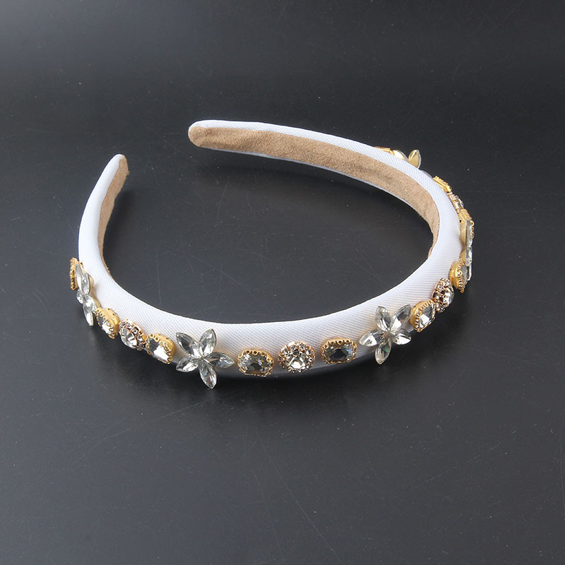 Uus värviline kristallidega inkrusteeritud käsnast kivist peapael Euroopa ja Ameerika barokkstiilis laia äärega kivist peapael