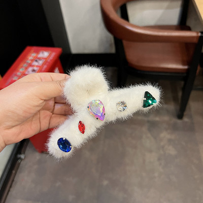 Värvilised rhinestones lillelised plüüskarva küünised naistele armsad esteetilised võlud tüdrukute juukseklambrid Harajuku Y2k juukseaksessuaarid