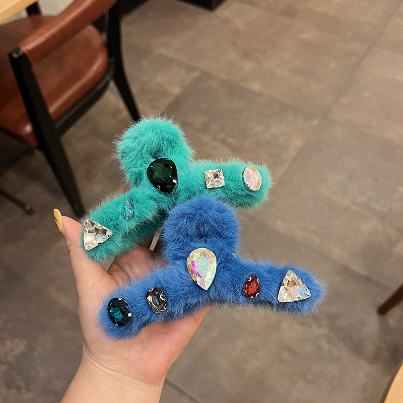 Värvilised rhinestones lillelised plüüskarva küünised naistele armsad esteetilised võlud tüdrukute juukseklambrid Harajuku Y2k juukseaksessuaarid