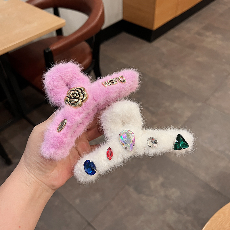 Värvilised rhinestones lillelised plüüskarva küünised naistele armsad esteetilised võlud tüdrukute juukseklambrid Harajuku Y2k juukseaksessuaarid