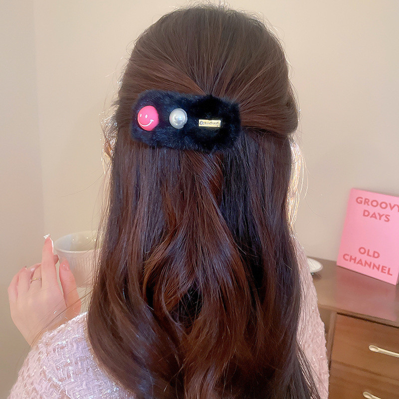 Uus plüüsis armas naeratav näopärlijuuksenõel magusa armsa romantilise Y2k esteetilise juukseklambri jaoks Korea moe juuste aksessuaaride kingituseks