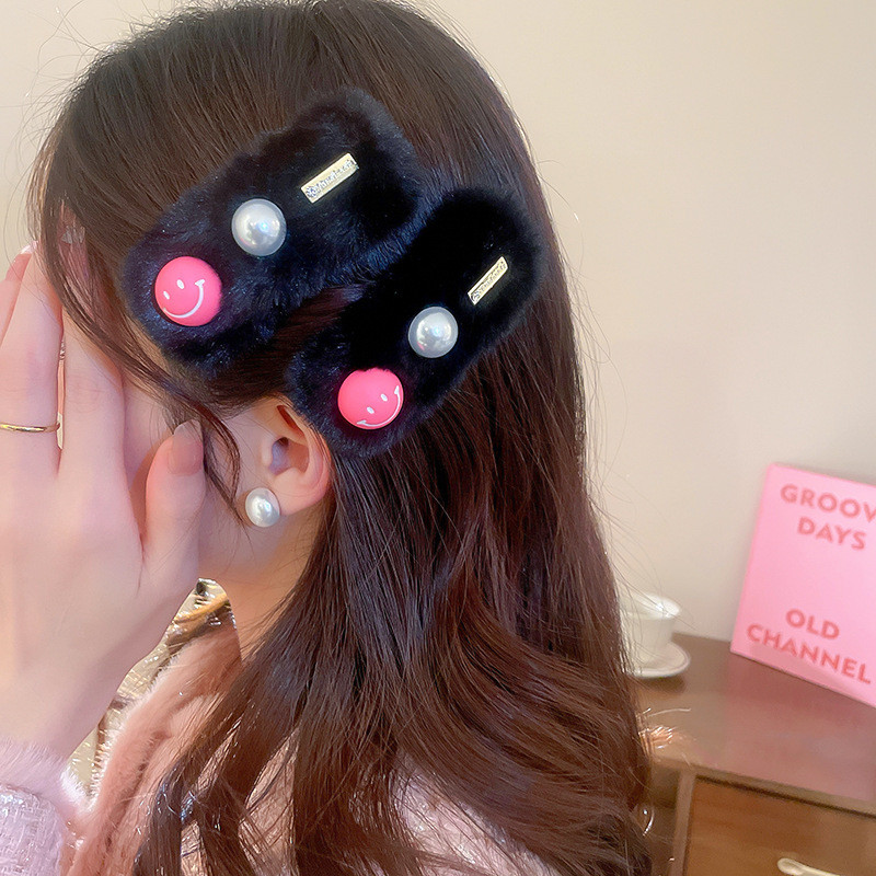 Uus plüüsis armas naeratav näopärlijuuksenõel magusa armsa romantilise Y2k esteetilise juukseklambri jaoks Korea moe juuste aksessuaaride kingituseks