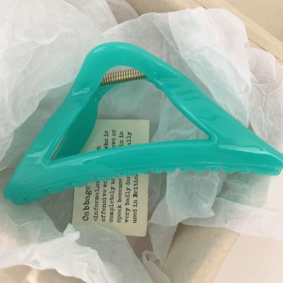 Geomeetria ebaregulaarne kolmnurk, õõnes, ühevärviline äädikhappega juukseküünised, meigid juukseklambrid puhkuseks mõeldud juuste aksessuaarid naistele