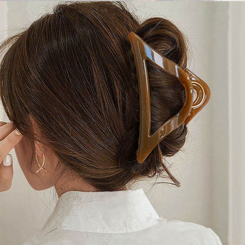 Geomeetria ebaregulaarne kolmnurk, õõnes, ühevärviline äädikhappega juukseküünised, meigid juukseklambrid puhkuseks mõeldud juuste aksessuaarid naistele