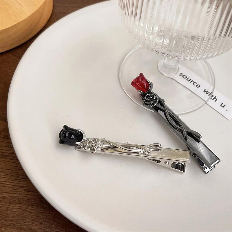 Új Gothic Thorn Black Red Rose hajcsat nőknek Sötét Édes Cool Charm Fém Hajtű Vintage Trend Hajkiegészítők Ajándék