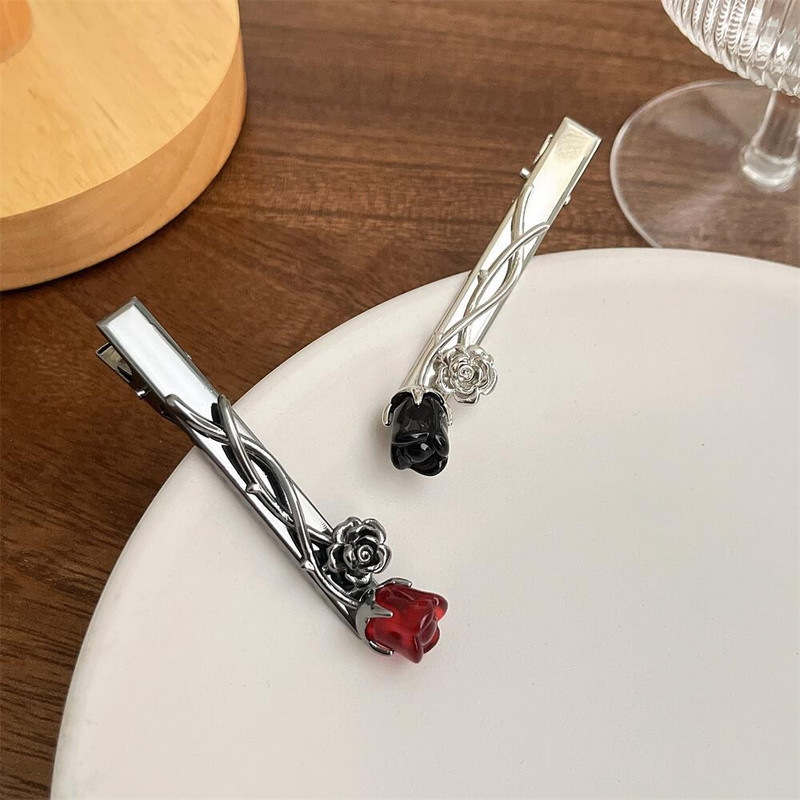 Új Gothic Thorn Black Red Rose hajcsat nőknek Sötét Édes Cool Charm Fém Hajtű Vintage Trend Hajkiegészítők Ajándék