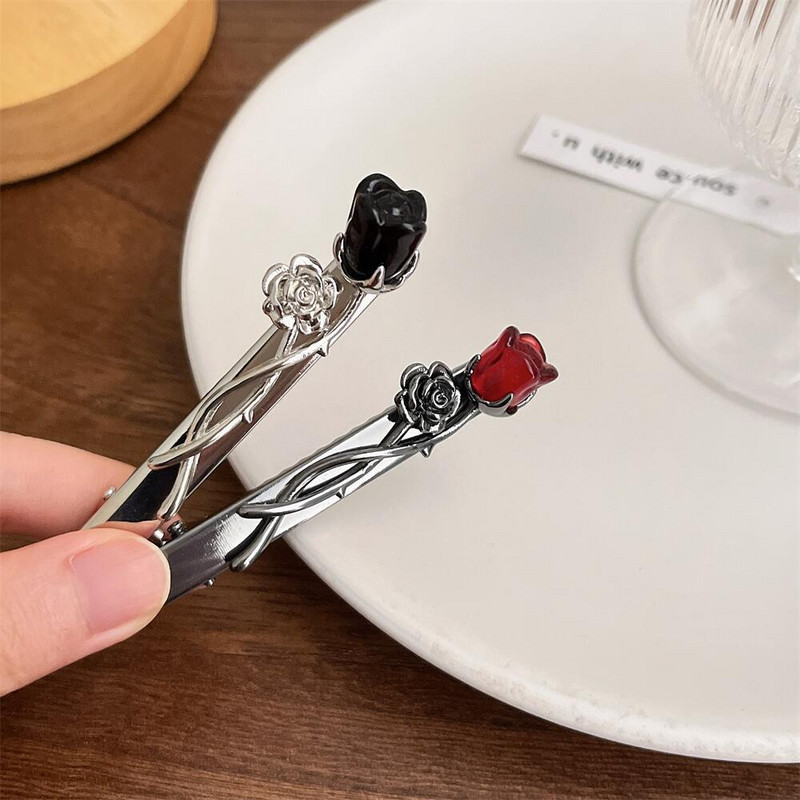 Új Gothic Thorn Black Red Rose hajcsat nőknek Sötét Édes Cool Charm Fém Hajtű Vintage Trend Hajkiegészítők Ajándék