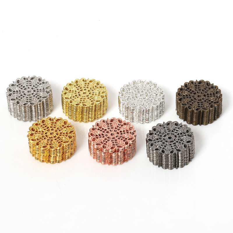 20 tk/partii 25 mm lilled filigraansed ümbrised õõnsad paabulinnu sulgedega ühendused. 