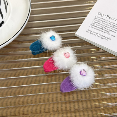 Spalvingas kalnų krištolas Love Heart pliušinis rutulinis plaukų segtukas moterims Sweet Cute Y2K Girly Hair Clip Estetiniai madingi plaukų aksesuarai