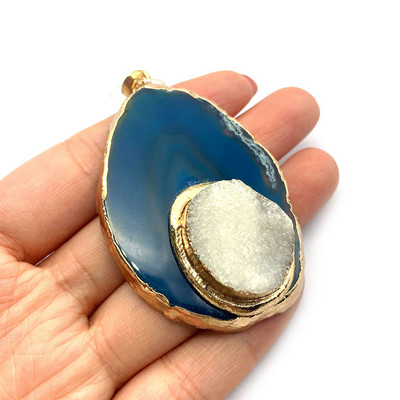 Prívesok z prírodného polodrahokamu, nepravidelný, jeden kus, červený achát a modrý achát, prívesok na náhrdelník, šperky, prívesok 1 ks