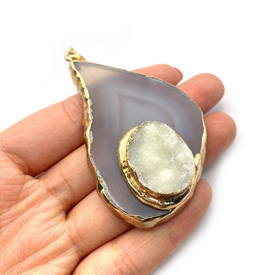 Prívesok z prírodného polodrahokamu, nepravidelný, jeden kus, červený achát a modrý achát, prívesok na náhrdelník, šperky, prívesok 1 ks