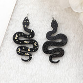 10 db Magic Snake Charms akril kreatív Halloween fülbevalóhoz kulcstartó medál nyaklánc barkács készítés