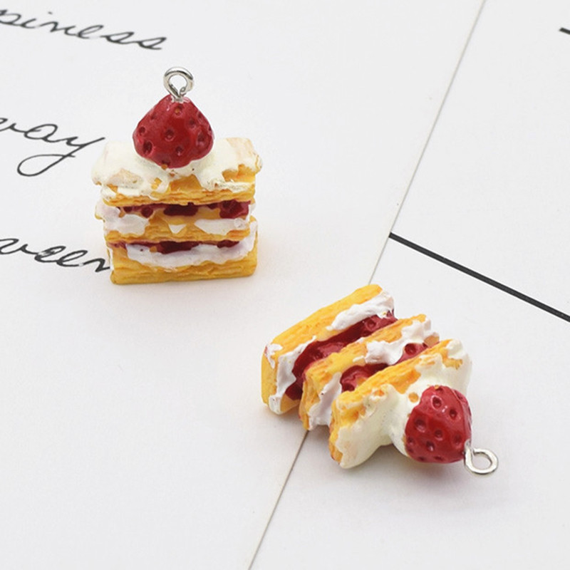6db Kawaii epres krémes torta varázslatok gyanta medálok medálok karkötőhöz nyaklánc kulcstartó barkács ékszer készítési kiegészítők