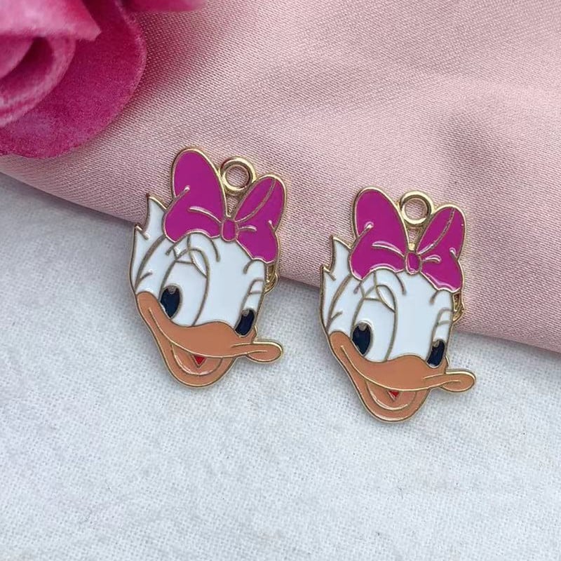 10db Cartoon Head Charm Zománc Animal Charms medál karkötőhöz DIY fülbevaló nyaklánc kulcstartó ékszer kiegészítők
