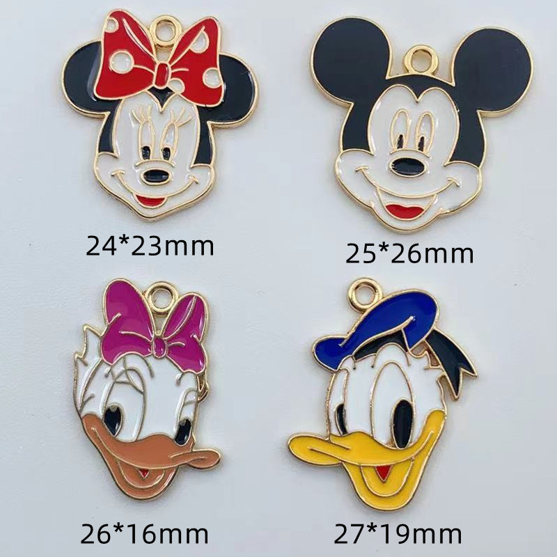 10db Cartoon Head Charm Zománc Animal Charms medál karkötőhöz DIY fülbevaló nyaklánc kulcstartó ékszer kiegészítők