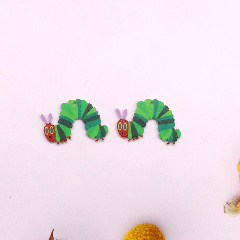 10db/csomag Kawaii Caterpillar akril fülbevaló bűbáj aranyos kisállat medál füleshez autótáska kulcstartó barkács ékszer gyártmány