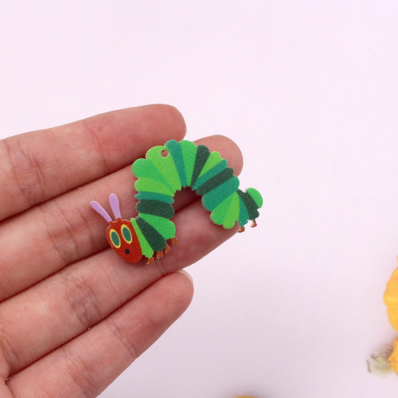 10db/csomag Kawaii Caterpillar akril fülbevaló bűbáj aranyos kisállat medál füleshez autótáska kulcstartó barkács ékszer gyártmány