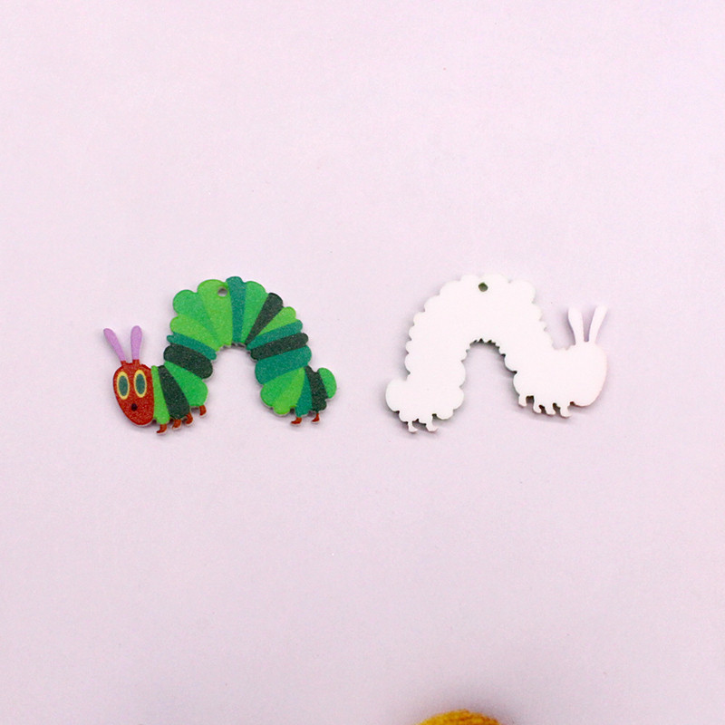10db/csomag Kawaii Caterpillar akril fülbevaló bűbáj aranyos kisállat medál füleshez autótáska kulcstartó barkács ékszer gyártmány