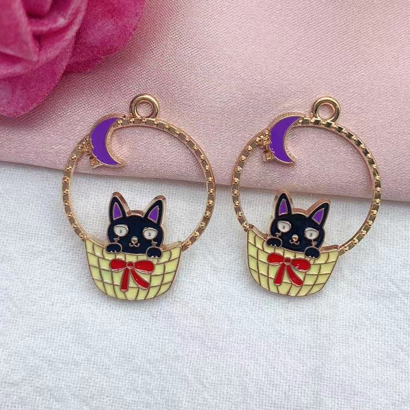 10 vnt. lydinio varvantis aliejus, Helovino žavesys Cat Witch, pasidaryk pats, papuošalų priedai „He Witch Black Cat“ Nugaros vaizdas lanko pakabukas