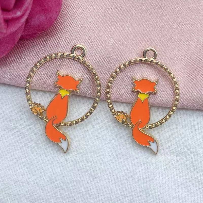 10 vnt. lydinio varvantis aliejus, Helovino žavesys Cat Witch, pasidaryk pats, papuošalų priedai „He Witch Black Cat“ Nugaros vaizdas lanko pakabukas