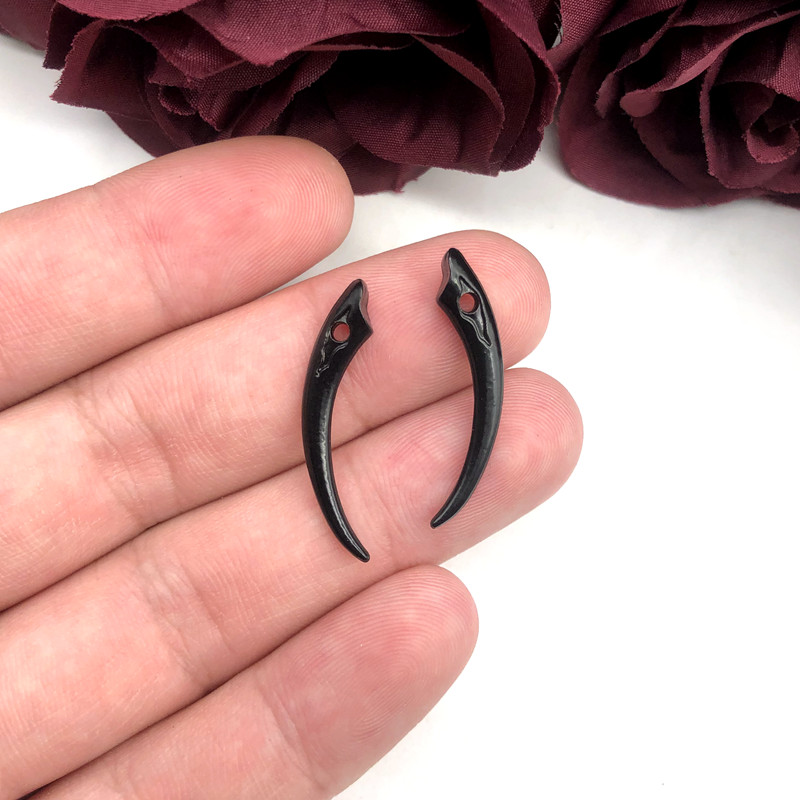 10db Vámpírfogak medál, Vámpír medál, Goth ékszerek, Fang Charm, Nyaklánc fülbevaló DIY kézzel készített kézműves kiegészítők