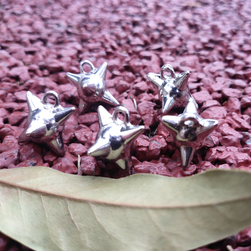 WZNB 8Pcs Legure Thorns Charms Čvrsta kuglasta geometrija Privjesak za hip hop Izrada nalaza za nakit Diy Ogrlice Dodaci za narukvice