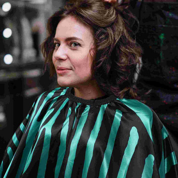 Επαγγελματικό Barber Cape Zebra Salon Cape Αδιάβροχο Hair Styling Cape Barber gown με κούμπωμα για άνδρες (πράσινο)