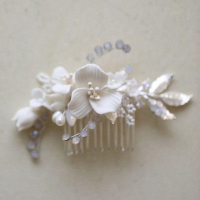 SLBRIDAL din aliaj lucrat manual, frunze, strass, flori de ceramică, perle de apă dulce, pieptene de păr de mireasă, accesorii de păr pentru nuntă, bijuterii pentru femei