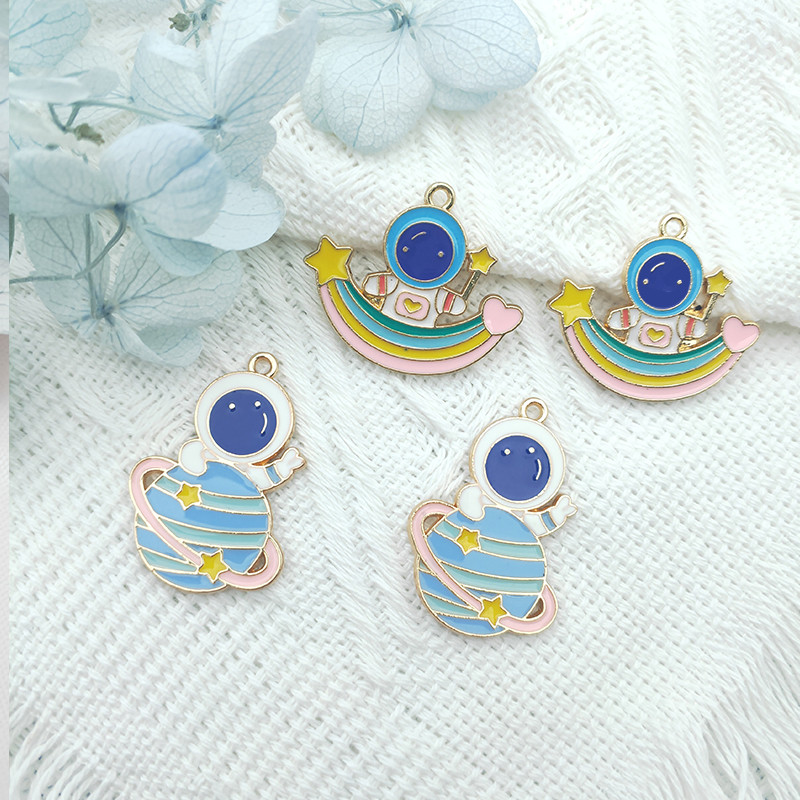 10 komada Crtani privjesak od legure Privjesak za naušnice iz crtanog astronauta DIY Privjesak za ključeve Privjesak za nakit Privjesci za naušnice