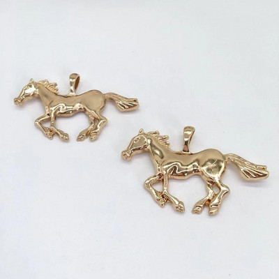 Vysokokvalitné 4 ks 40*63 mm päťfarebné vintage kovové zliatiny zinku prívesky s koňom Pegasom, vhodné pre šperky, prívesky so zvieratami.