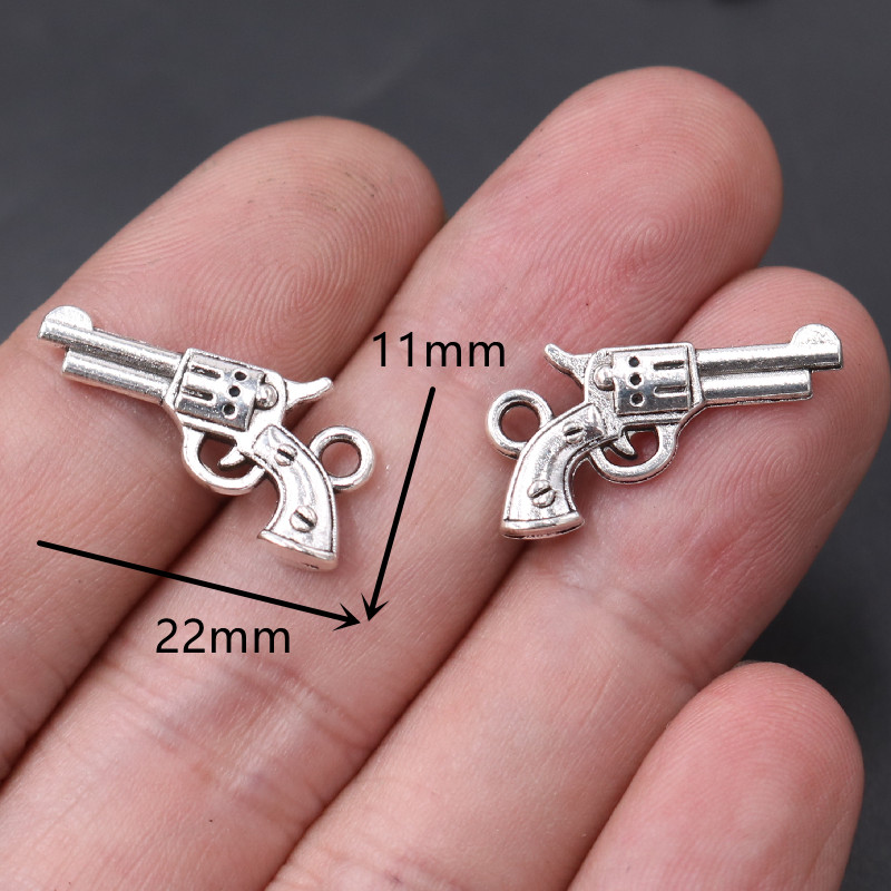30db Ezüstözött 3D Mini Revolver Medál Retro karkötő Fülbevaló Fém Kiegészítők Barkács varázslatok ékszer kézműves készítéshez A2457