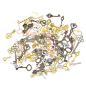 Veleprodaja starinskih višebojnih mješovitih malih ključeva, privjesaka od legure metala, privjesaka za DIY ručno izrađene narukvice, izradu pribora za nakit