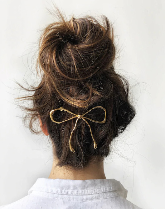 INS Hot Simple Bowknot Hajtű Arany Színű Fém Hollow Barrettes Eredeti Elegáns Hajtartozékok Hátsó Hajcsat Ékszer Ajándék