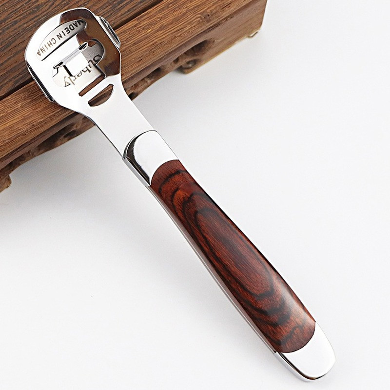 4 ks/sada holiaci strojček na nohy s drevenou rukoväťou, holiaci strojček na zrohovatenú kožu na pätách a nohách, odstraňovač kukuričnej kožičky, pedikúra, prenosný holiaci strojček na nohy