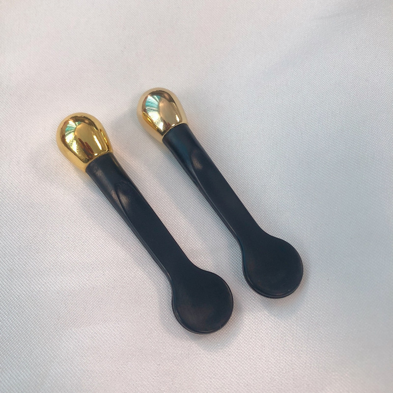 1 vnt Nauja metalinė veido kaukė Spoon Sticks Anti Wrinkle Eye Cream Aplikatorius Maišymo mentelės Eye Cream Masažo lazdelės Grožio įrankis