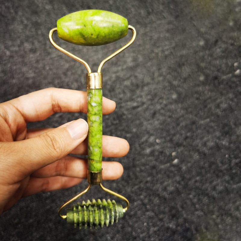 Natūralus Jade Roller Guasha Skin Screper veido rinkinys Veido akmuo stangrina veidą senėjimą stabdantis paburkimas akių masažuoklis kaklui nuo raukšlių