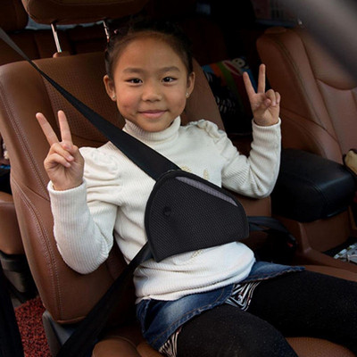 Univerzális gyerekeknek biztonságosan illeszkedő biztonsági öv-beállító bababiztonsági háromszög Stabil készülékvédő pozicionáló Belső autótartozékok