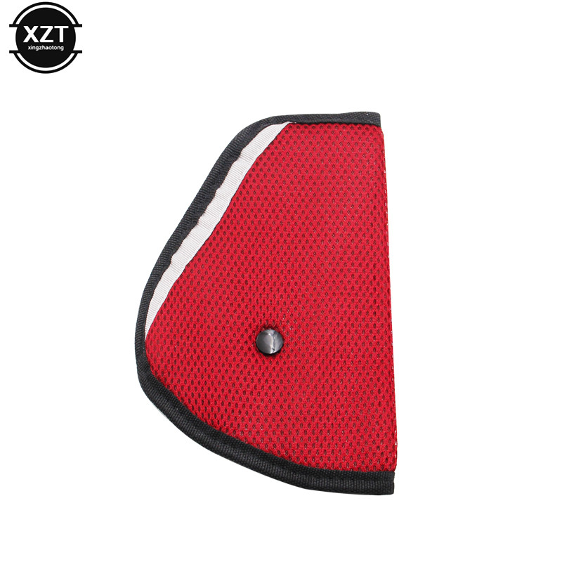 Autosse ohutult kinnitatud turvavöö Tugev reguleerija Auto turvavöö reguleerimisseade Kolmnurk Beebi Lastekaitse Beebi ohutus beebile