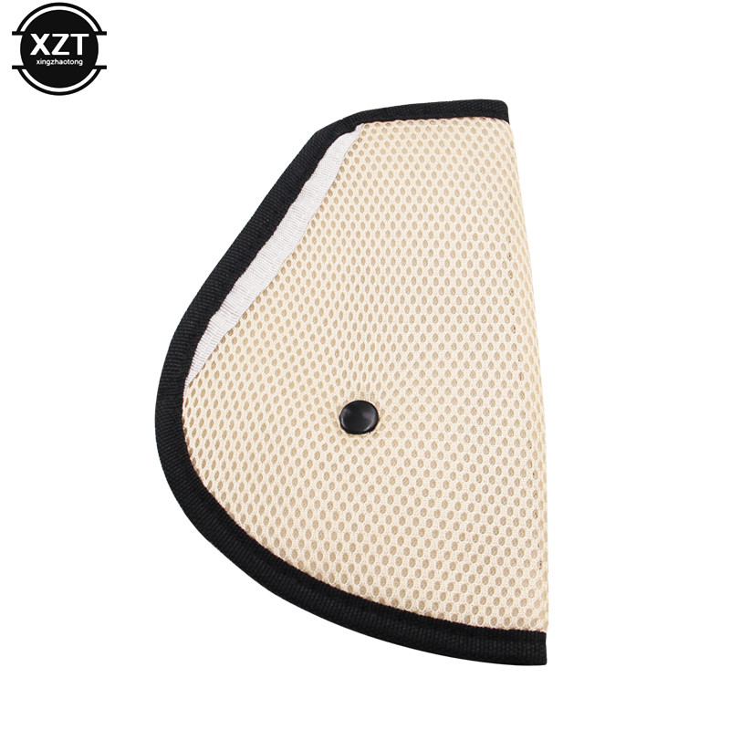 Autosse ohutult kinnitatud turvavöö Tugev reguleerija Auto turvavöö reguleerimisseade Kolmnurk Beebi Lastekaitse Beebi ohutus beebile