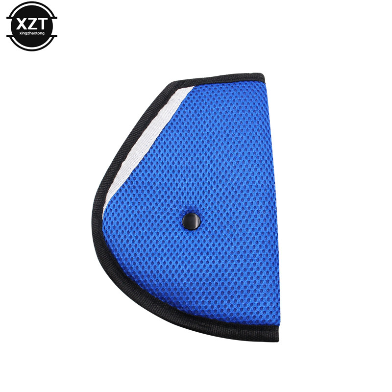 Autosse ohutult kinnitatud turvavöö Tugev reguleerija Auto turvavöö reguleerimisseade Kolmnurk Beebi Lastekaitse Beebi ohutus beebile