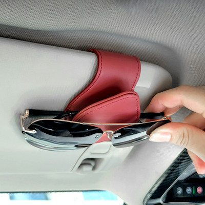 Auto prillide hoidja Universaalne autovisiiri päikeseprillide klambrihoidja nahast prillide riidepuu Piletikaardiklambri prillide kinnitus autole