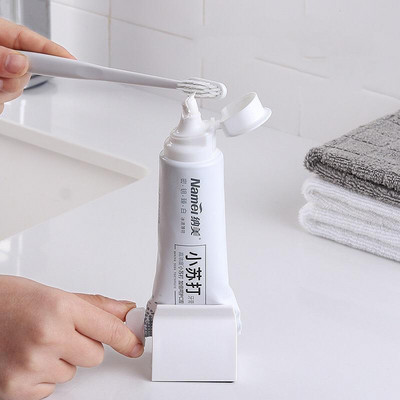 Dantų pastos spaustukas Dantų pastos laikiklis Daugiafunkcinis vamzdelio gniuždymo presas plaukų dažų kosmetikos kūrybinis dozatorius suspaudimo spaustukai