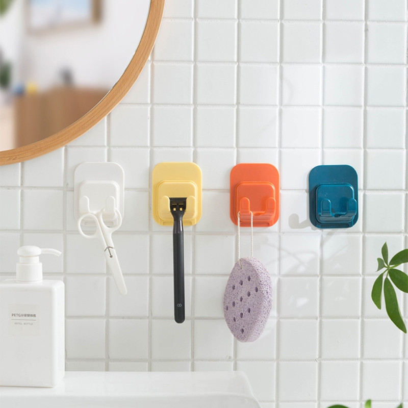 4 бр./компл. Пластмасови залепващи стенни куки Самобръсначка Поставка за бръснач Стойка Полезна стойка за съхранение на душ Щепсел Органайзер Закачалка за