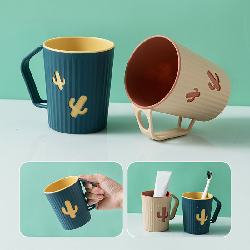 Vannas istabas krūzes ar rokturiem Tīrīšanas krūze ar zobu birstes turētāju Plastmasas krūze mājas pāris zobu birstes turētājam