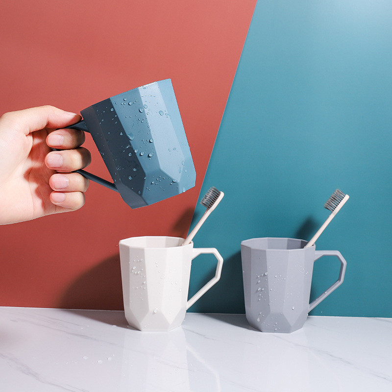 1PC Mutes mazgāšanas glāzīte Plastmasas Mājas Viesnīca Travel Zobu birstes Turētājs Pārnēsājamas Vienkāršas dzeramās krūzes Vannas istabas piederumi 18x8cm